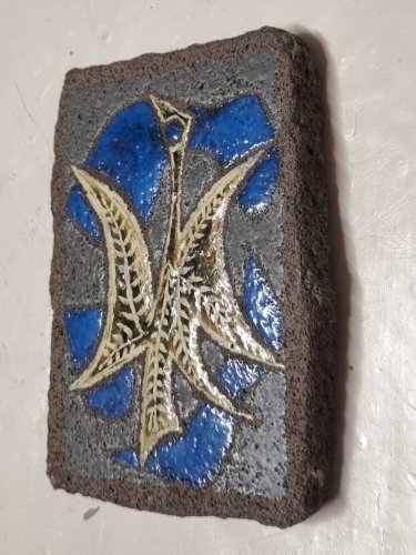 Plaque en pierre de lave émaillée - Jean Jaffeux.