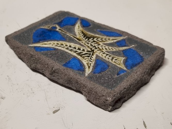 Plaque en pierre de lave émaillée - Jean Jaffeux.