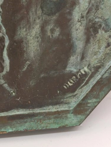 plaque jesus ancienne en bronze signée A .Dubois ? en etat correct