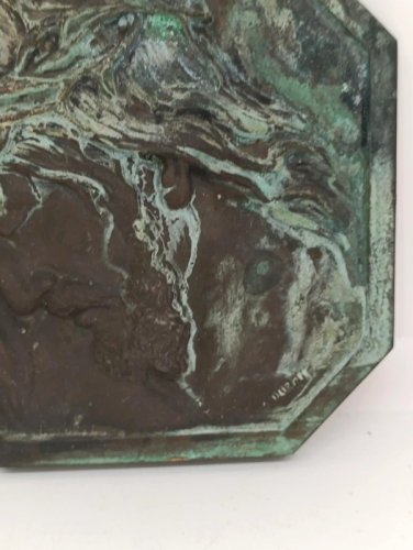 plaque jesus ancienne en bronze signée A .Dubois ? en etat correct