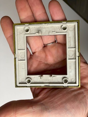 plastron plaque enjoliveur Legrand Mosaic 50 en metal bronze dore