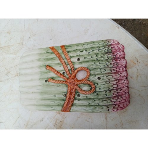 Plat à Aspèrges en Faience