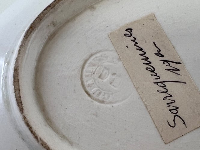 Plat à barbe ancien XIXe Sarreguemines, faïence blanche estampillée