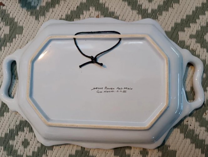 plat à decor rouen fait main Geo Martel en bon etat