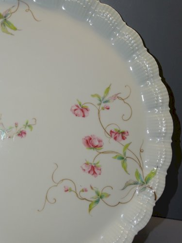 -PLAT A GATEAUX  PORCELAINE DE LIMOGES GIRAUD déco TABLE de FETES   D