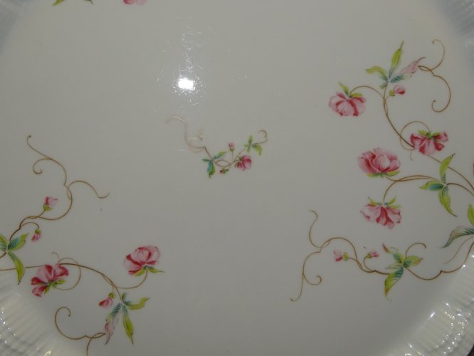-PLAT A GATEAUX  PORCELAINE DE LIMOGES GIRAUD déco TABLE de FETES   D