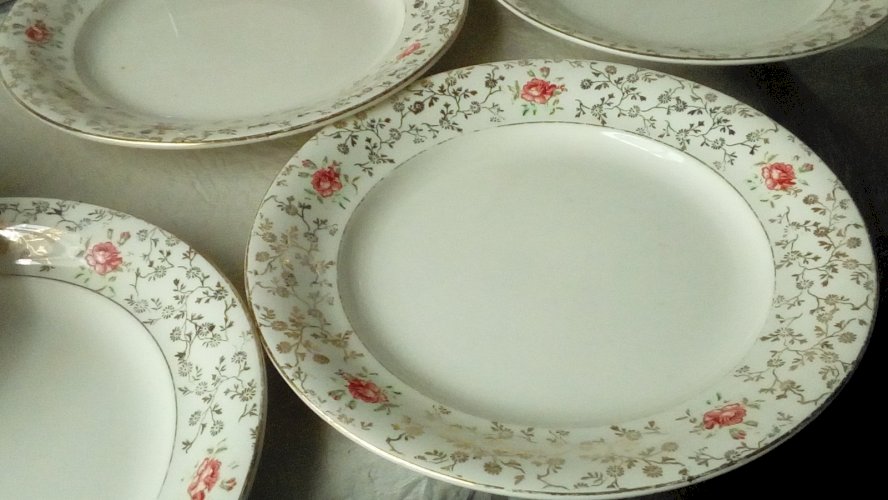 PLAT A TARTE ASSIETTES A DESSERTS EN FAIENCE VILLEROY BOCH METTLACH FRANCE-SAAR*