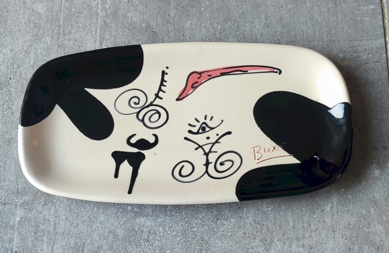 Plat allongé signé Thomas Buxó  atelier Atzana céramique moderniste 
