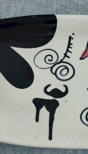 Plat allongé signé Thomas Buxó  atelier Atzana céramique moderniste 