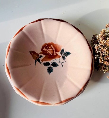 Plat ancien Digoin Sarreguemines modèle Frégate à décor floral rose