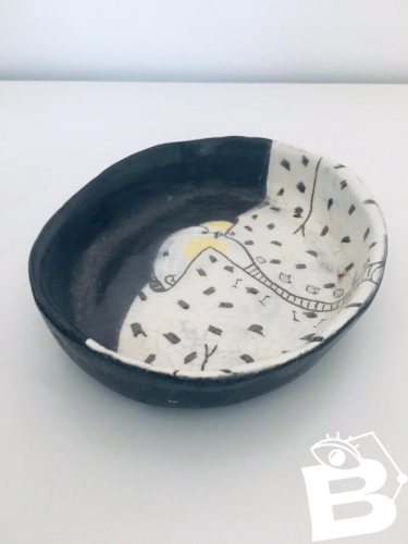 Plat artisanal abstrait