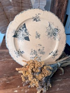 Plat Choisy le Roi modèle Régence en terre de fer