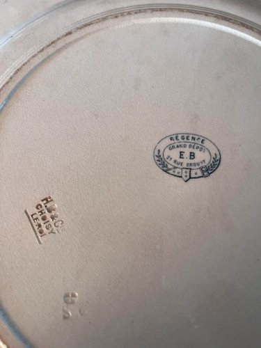 Plat Choisy le Roi modèle Régence en terre de fer