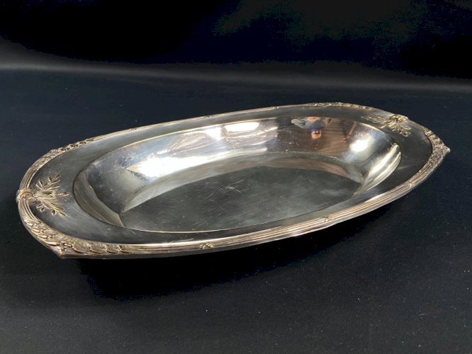 Plat creux corbeille à pain en métal argenté de style Louis XVI