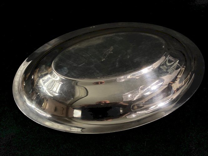 Plat creux de forme ovale corbeille à pain en métal argenté de style Louis XVI