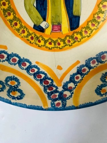 Plat creux en faience de Quinper "Maison Henriot a Quinper " XX siècle