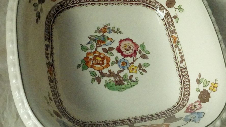 PLAT CREUX EN FAIENCE VILLEROY BOCH MODELE NANKING*