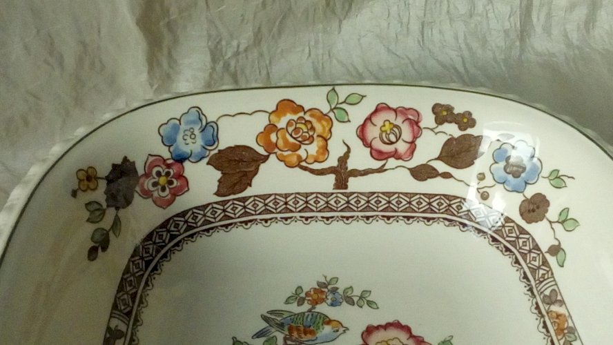 PLAT CREUX EN FAIENCE VILLEROY BOCH MODELE NANKING*