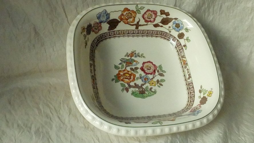 PLAT CREUX EN FAIENCE VILLEROY BOCH MODELE NANKING*