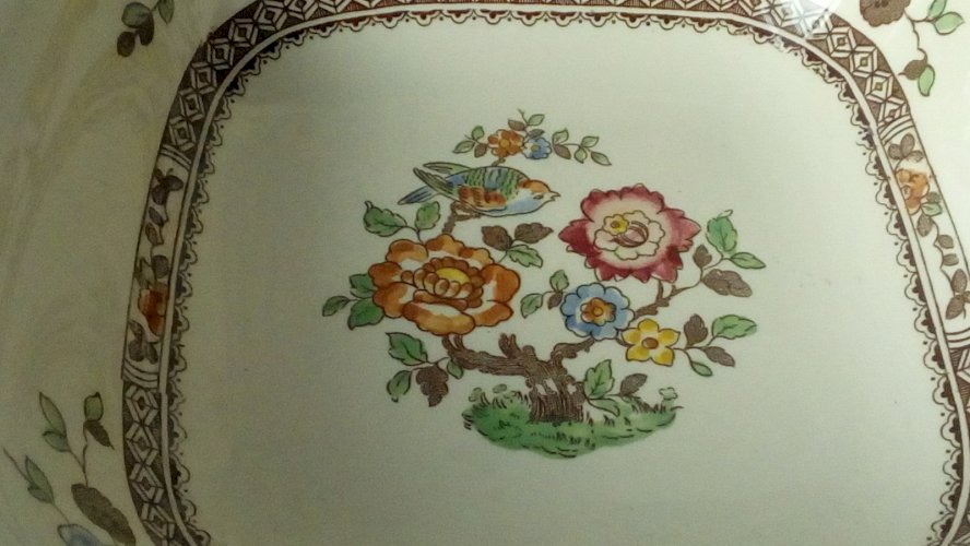 PLAT CREUX EN FAIENCE VILLEROY BOCH MODELE NANKING*