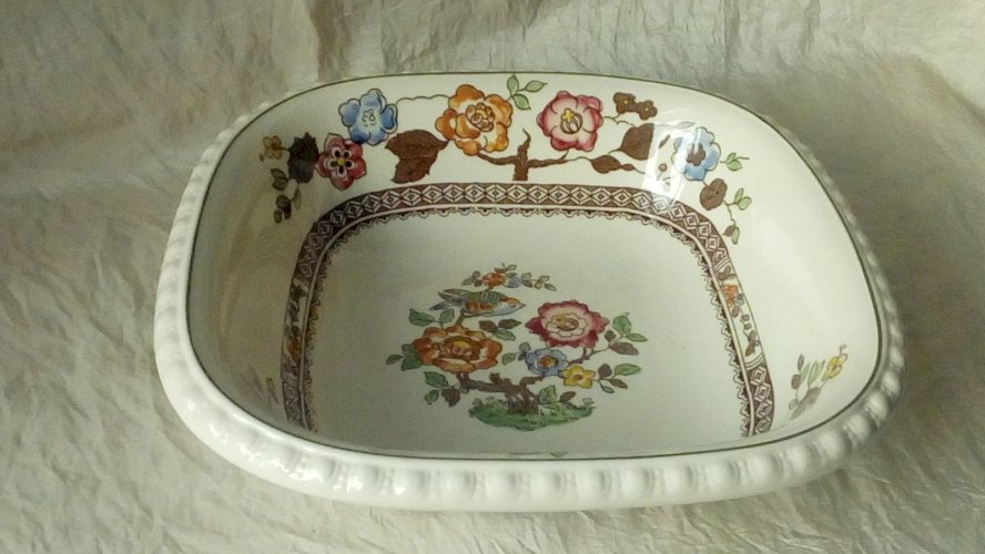 PLAT CREUX EN FAIENCE VILLEROY BOCH MODELE NANKING*