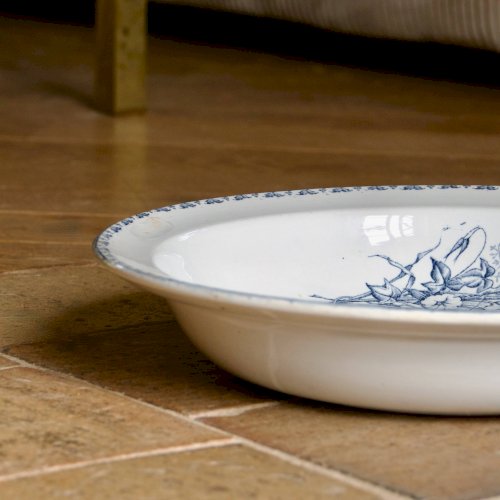 Plat creux en terre de fer Sarreguemines Carmen, XIXe s.