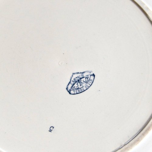 Plat creux en terre de fer Sarreguemines Carmen, XIXe s.