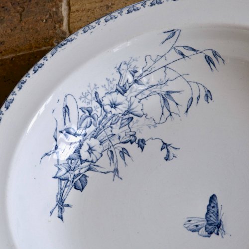 Plat creux en terre de fer Sarreguemines Carmen, XIXe s.