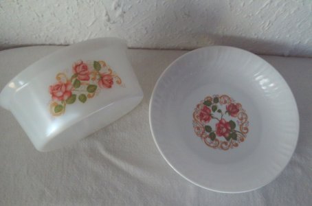  PLAT creux et SALADIER  fleurs roses  10224 ARCOPAL FRANCE