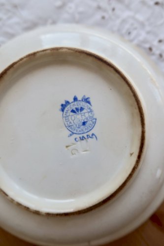 Plat creux rond ancien terre de fer Boch La Louvière Clara – Décor bleu