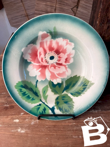 Plat creux Saint Amand en faïence ancienne