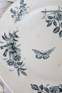 Plat de service ancien faïence de Badonviller Jasmin décor fleuri papillon