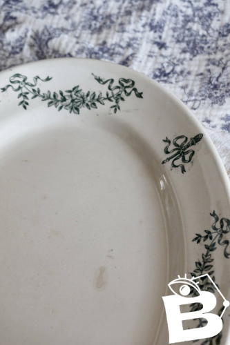 Plat de service antique terre de fer Longchamp – Modèle Sapho vert