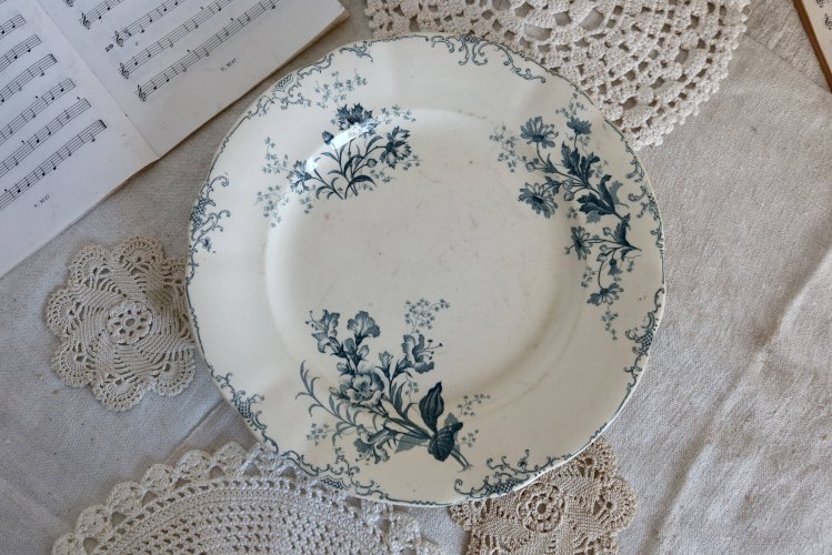 Plat de service rond ancien – Motif fleuri bleu - Modèle Weigelia de Boch F