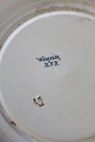 Plat de service rond ancien – Motif fleuri bleu - Modèle Weigelia de Boch F