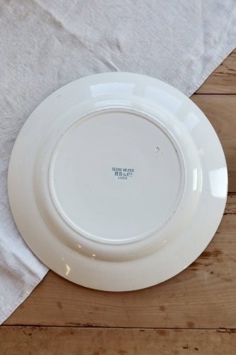 Plat de service rond ancien terre de fer Choisy le Roi HB&Cie modèle Lucie