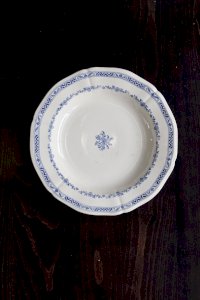 Round hollow serving dish earthenware Gien – Model "Royal"