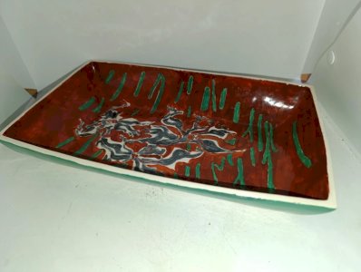 design plate signed Ceylon ceramics in good condition