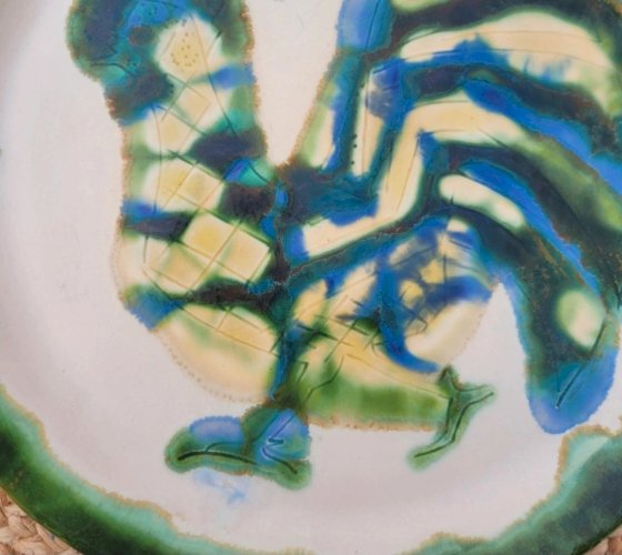 Plat en céramique à décor coq 