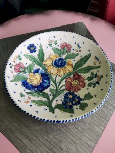 Plat en céramique espagnol signé
