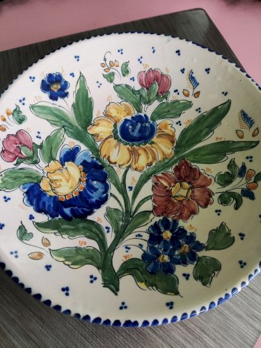Plat en céramique espagnol signé