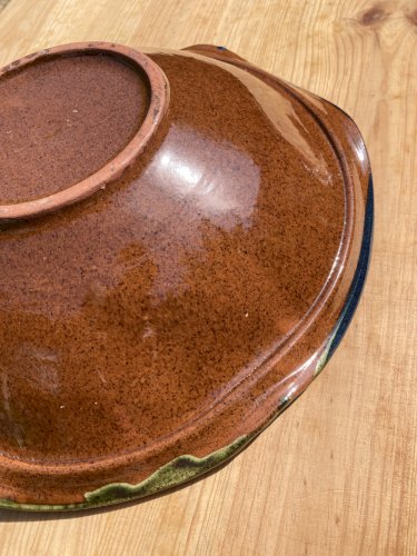 Plat en céramique signé Cerampuo