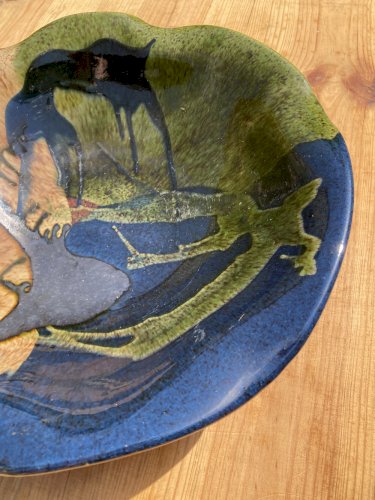 Plat en céramique signé Cerampuo