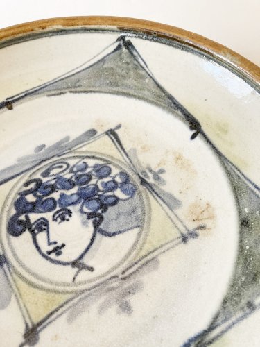 Plat en céramique signé Patrick Lefebvre