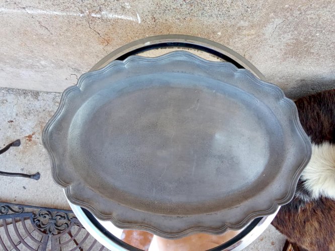 Plat en étain ancien