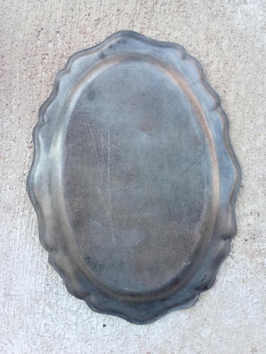 Plat en étain ancien