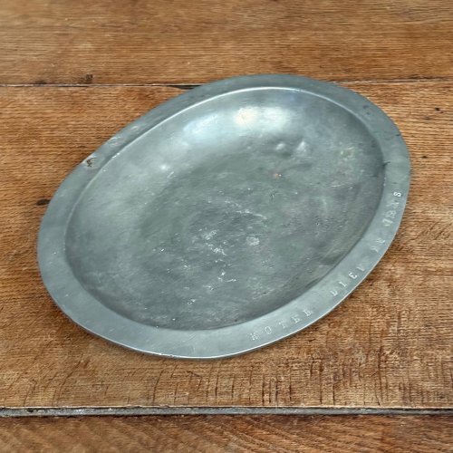 Plat en étain Hôtel Dieu de Sens XVIIe L9046