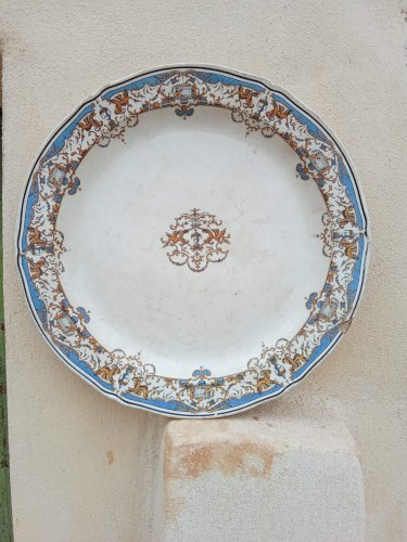 Plat en faïence : Gien XIX ème siècle