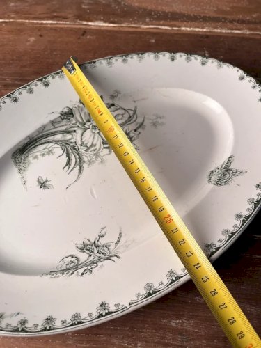 Plat en terre de fer fin XIXe, début XXe