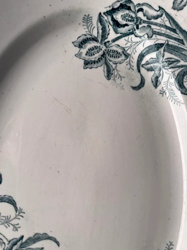 Plat en terre de Fer Saint-Amandinoise modèle Iris